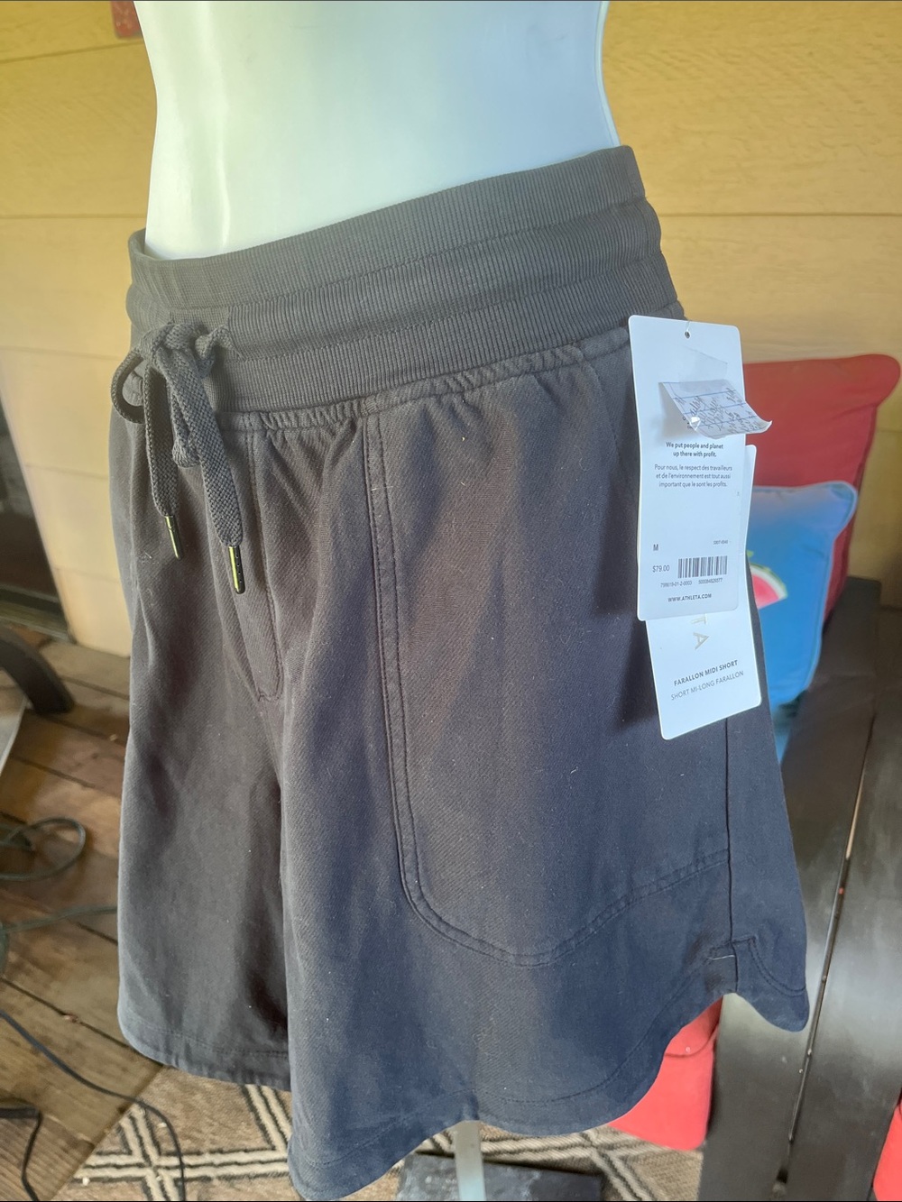 NWT Athleta Black Womens Athletic Drawstring Shorts Sz M